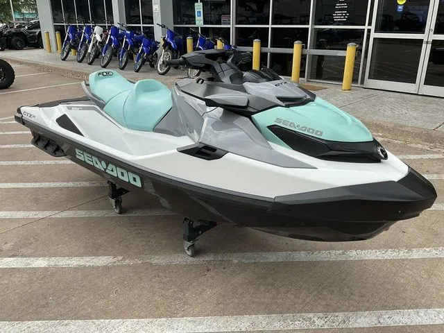 Slide: The Image of Sea-Doo 25TC 2026 - 9