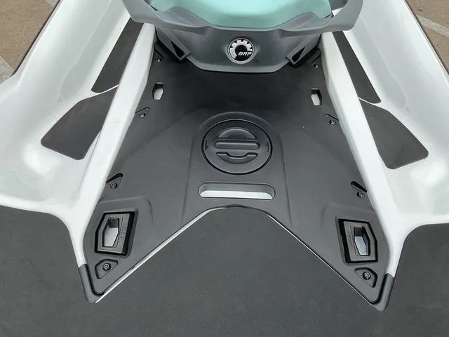 Slide: The Image of Sea-Doo GTX PRO 130 2026 - 15