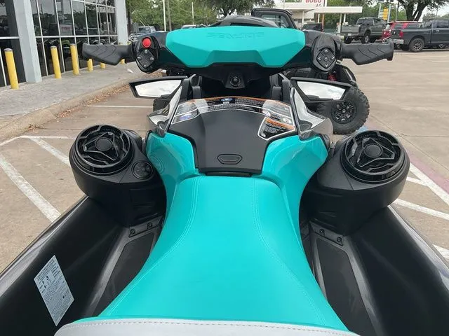 Slide: The Image of Sea-Doo GTR 230 2026 - 10