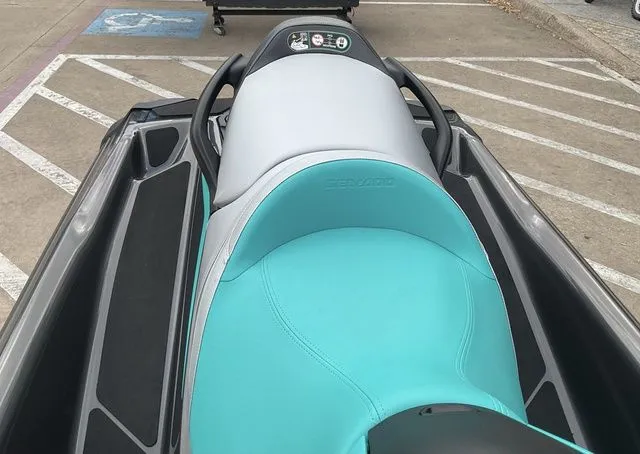 Slide: The Image of Sea-Doo GTR 230 2026 - 11