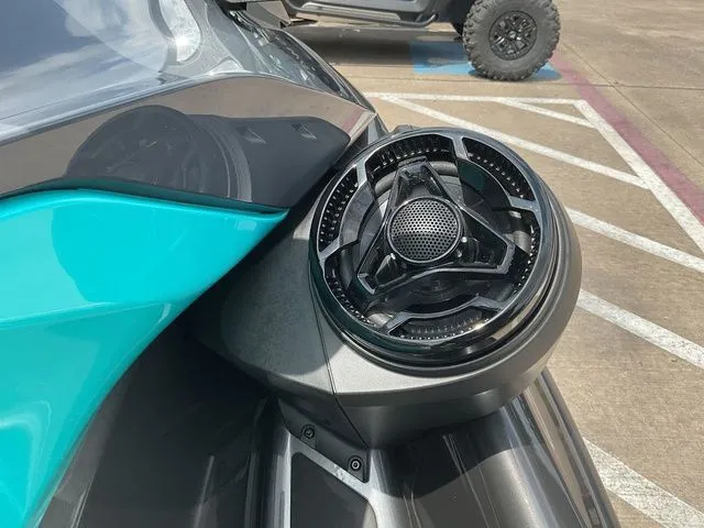Slide: The Image of Sea-Doo GTR 230 2026 - 21