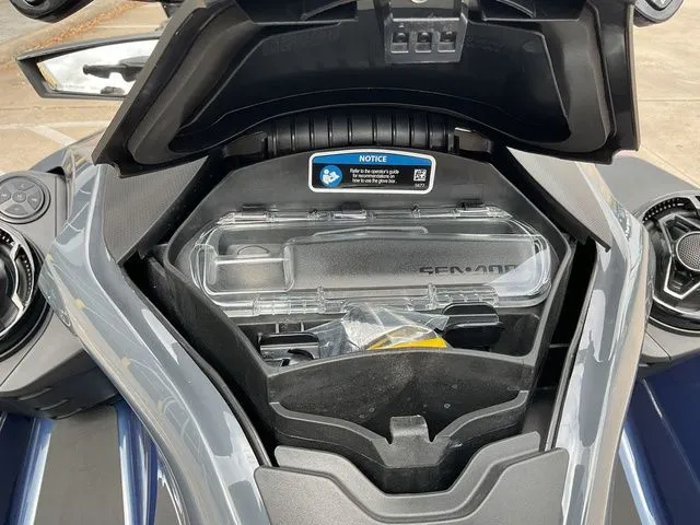Slide: The Image of Sea-Doo GTX 170 2026 - 15