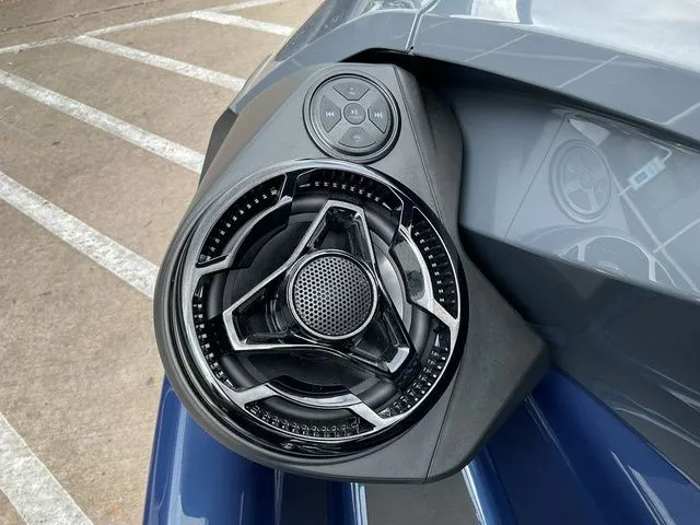 Slide: The Image of Sea-Doo GTX 170 2026 - 16