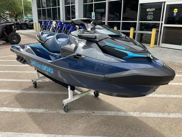 Slide: The Image of Sea-Doo GTX 170 2026 - 9