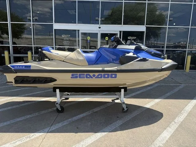 The Image of Sea-Doo Wake Pro 230 2026 - 1