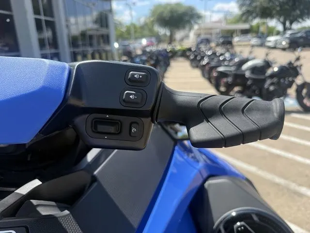 Slide: The Image of Sea-Doo Wake Pro 230 2026 - 12