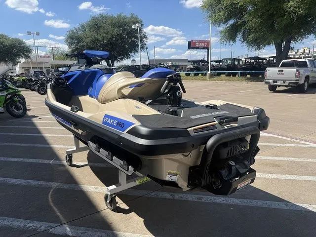Slide: The Image of Sea-Doo Wake Pro 230 2026 - 6