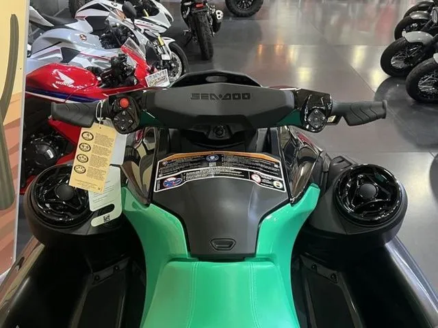 Slide: The Image of Sea-Doo GTI SE 170 2026 - 8