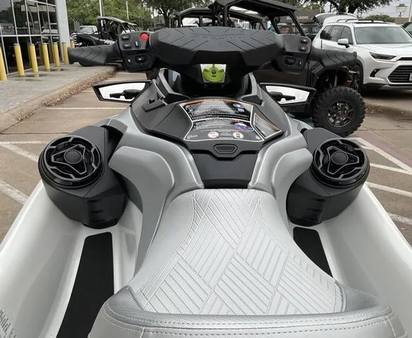 Slide: The Image of Sea-Doo GTX Limited 325 2026 - 13