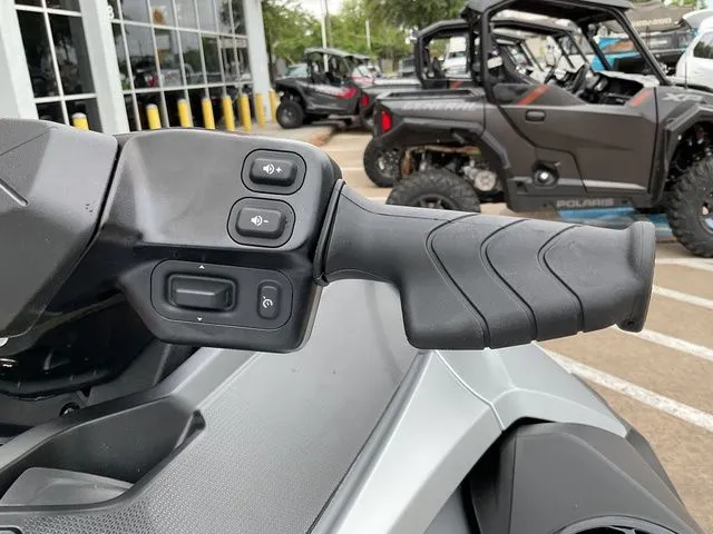 Slide: The Image of Sea-Doo GTX Limited 325 2026 - 20