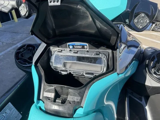 Slide: The Image of Sea-Doo GTR 230 2026 - 12