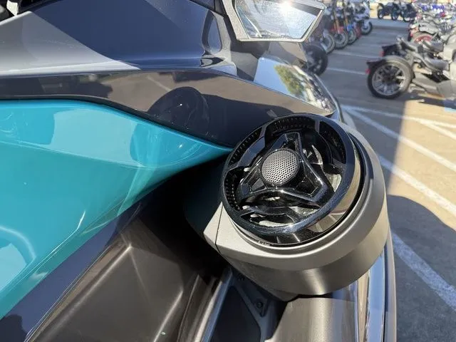 Slide: The Image of Sea-Doo GTR 230 2026 - 16