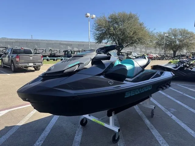 Slide: The Image of Sea-Doo GTR 230 2026 - 4