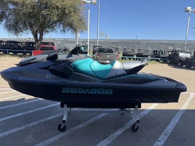 Slide: The Image of Sea-Doo GTR 230 2026 - 5