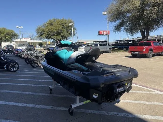 Slide: The Image of Sea-Doo GTR 230 2026 - 6