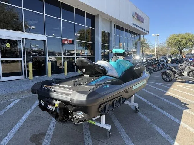 Slide: The Image of Sea-Doo GTR 230 2026 - 8