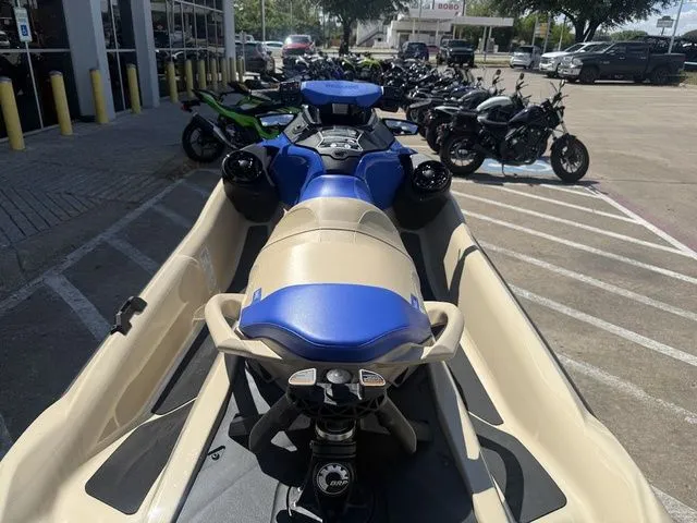 Slide: The Image of Sea-Doo Wake 2026 - 8