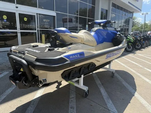Slide: The Image of Sea-Doo Wake 2026 - 9