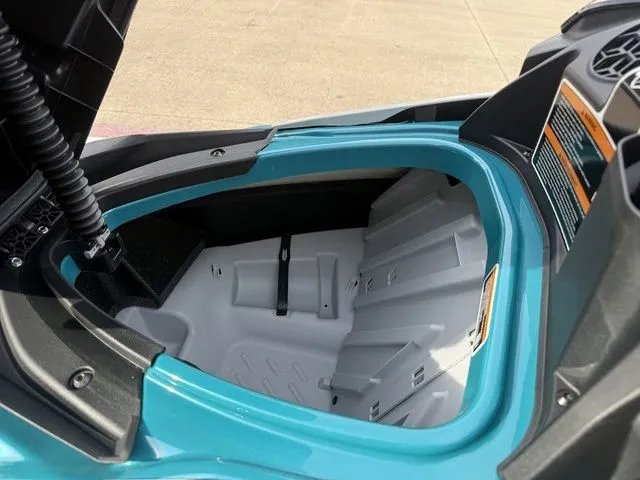 Slide: The Image of Sea-Doo GTI SE 170 2026 - 13