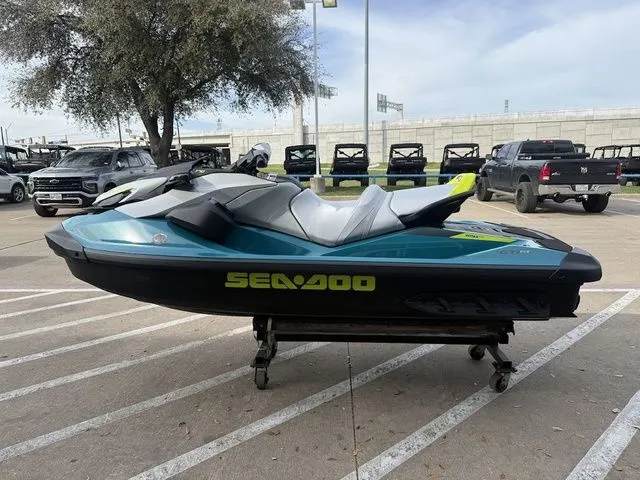Slide: The Image of Sea-Doo GTI SE 170 2026 - 5