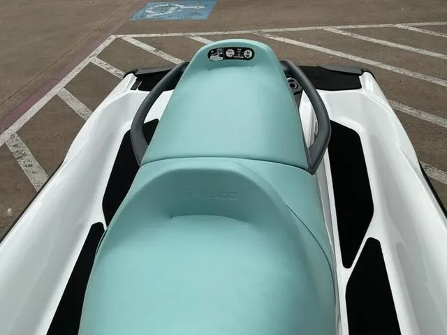 Slide: The Image of Sea-Doo 25TC 2026 - 12