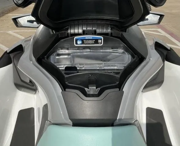 Slide: The Image of Sea-Doo 25TC 2026 - 16