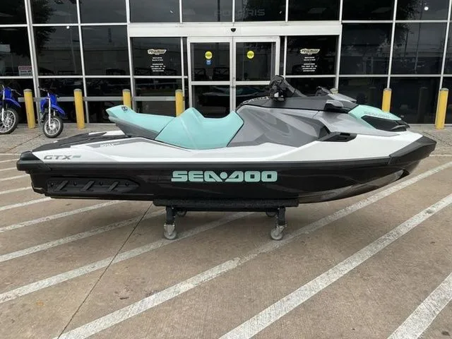 Slide: The Image of Sea-Doo 25TC 2026 - 2