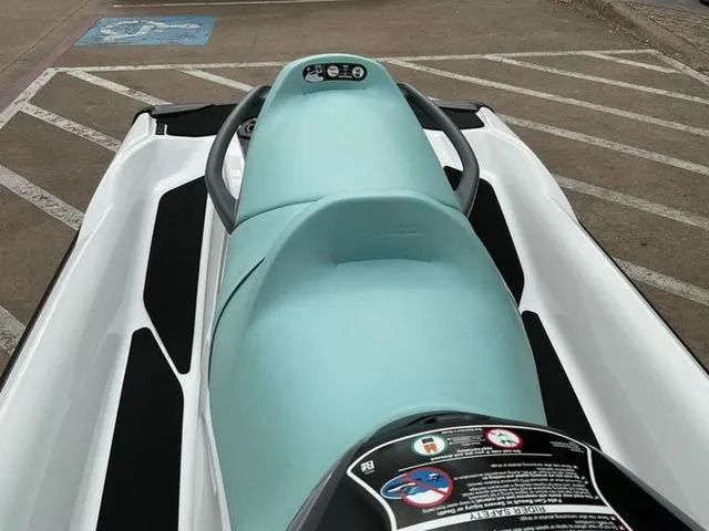 Slide: The Image of Sea-Doo GTX PRO 130 2026 - 11