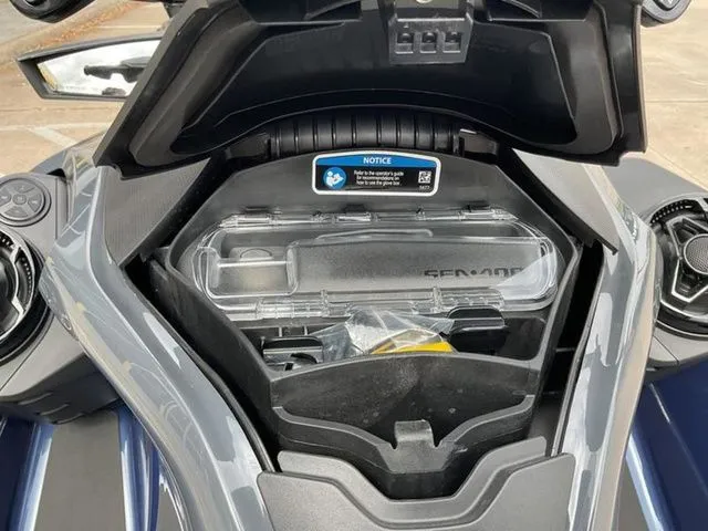 Slide: The Image of Sea-Doo GTX 170 2026 - 15