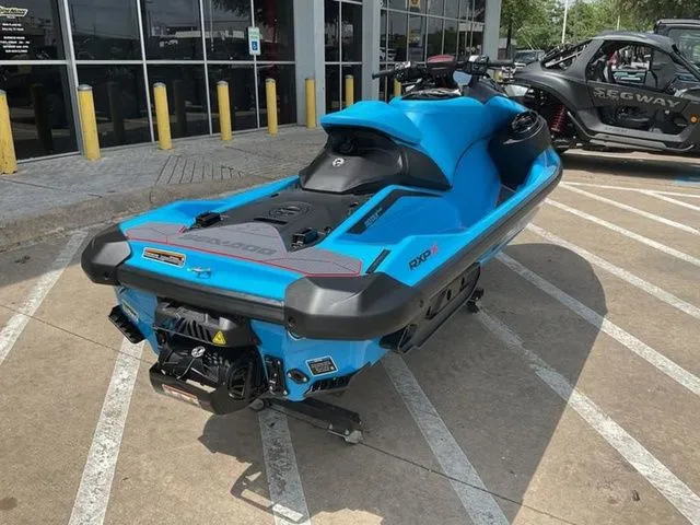 Slide: The Image of Sea-Doo RXP-X™ 325 Tech, BRP Premium A, iBR Gulfstream Blu 2026 - 3