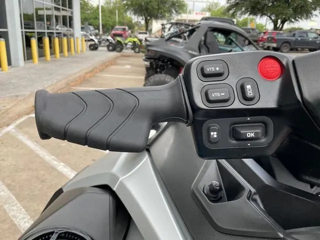 Slide: The Image of Sea-Doo GTX Limited 325 2026 - 18