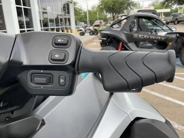 Slide: The Image of Sea-Doo GTX Limited 325 2026 - 20