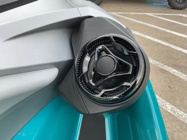 Slide: The Image of Sea-Doo GTX Limited 325 2026 - 21