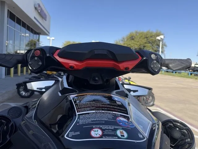 Slide: The Image of Sea-Doo RXT®-X® 325 Fiery Red Premium 2024 - 10
