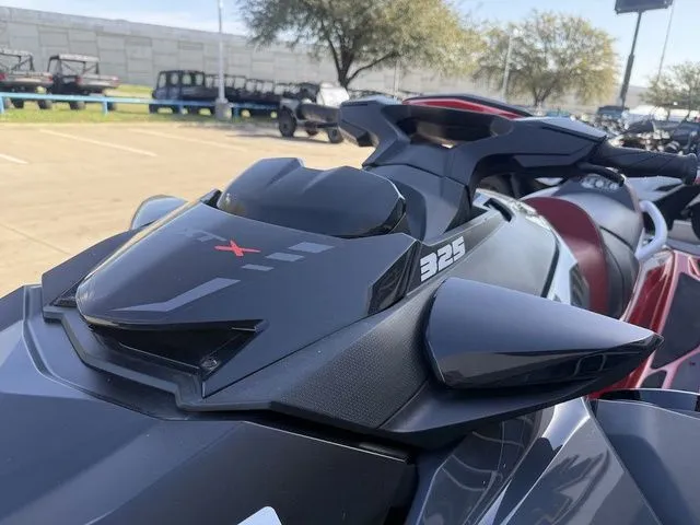 Slide: The Image of Sea-Doo RXT®-X® 325 Fiery Red Premium 2024 - 15