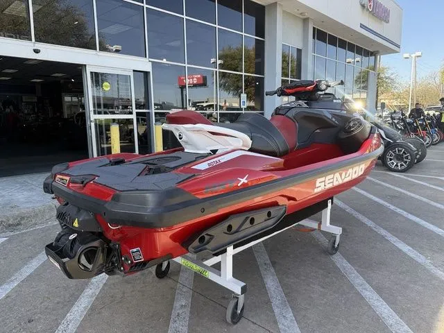 Slide: The Image of Sea-Doo RXT®-X® 325 Fiery Red Premium 2024 - 8