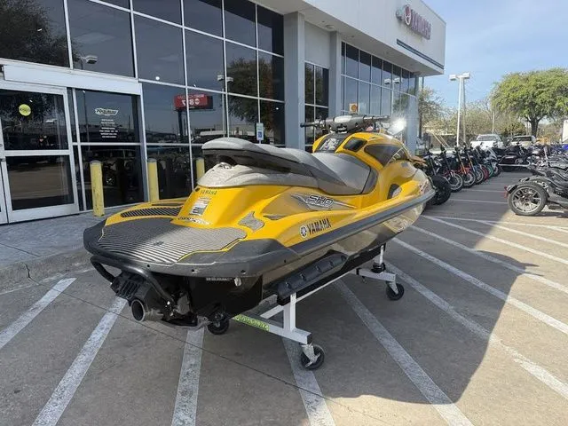 Slide: The Image of Yamaha FZS® 2013 - 8