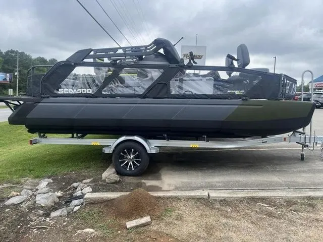The Image of Sea-Doo Switch Fish 18 2025 - 1