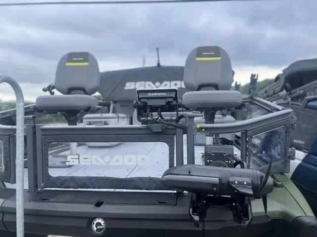 Slide: The Image of Sea-Doo Switch Fish 18 2025 - 6