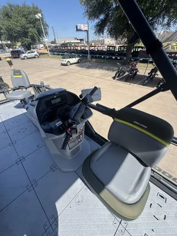 Slide: The Image of Sea-Doo Switch Fish 21 2025 - 17