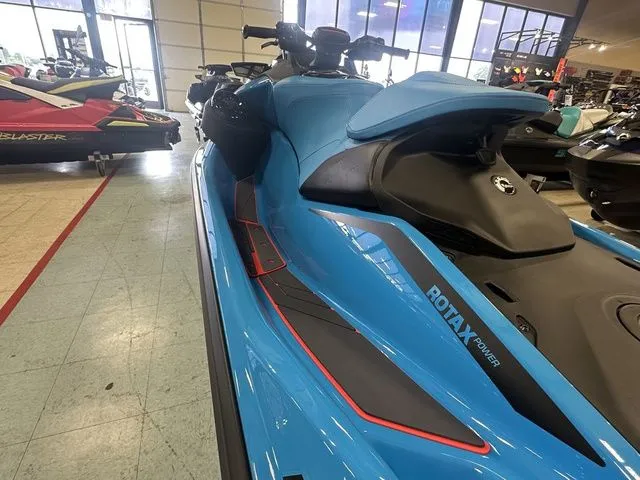 Slide: The Image of Sea-Doo RXP-X 2026 - 15