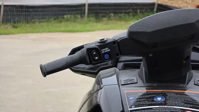 Slide: The Image of Close-up of Yamaha WaveRunner VX1800B-WB 2021 handlebar. - 10