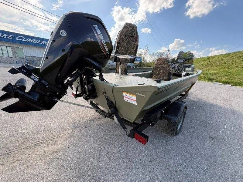 Slide: The Image of Lund 1870 Predator SS 2022 - 14