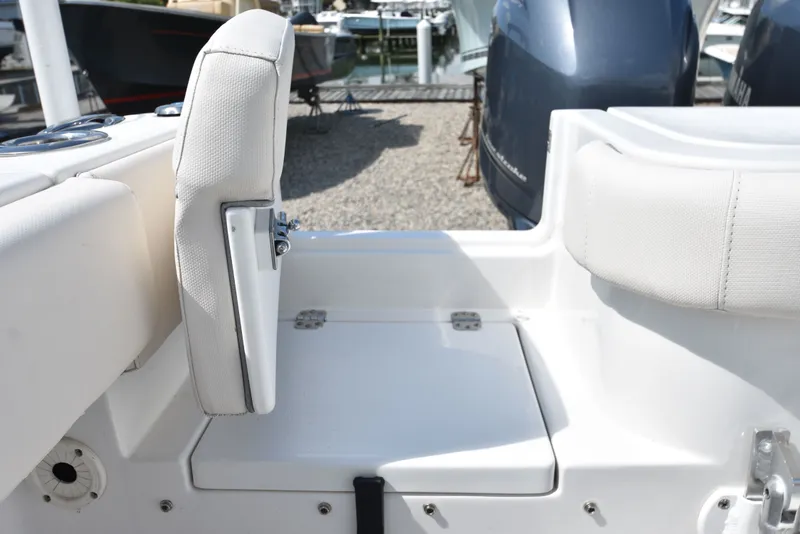 Slide: The Image of Sea Hunt 27 GAMEFISH FS 2023 - 14