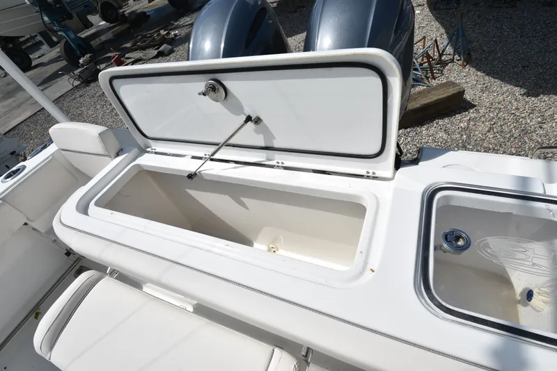 Slide: The Image of Sea Hunt 27 GAMEFISH FS 2023 - 15
