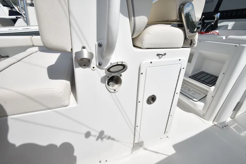 Slide: The Image of Sea Hunt 27 GAMEFISH FS 2023 - 20