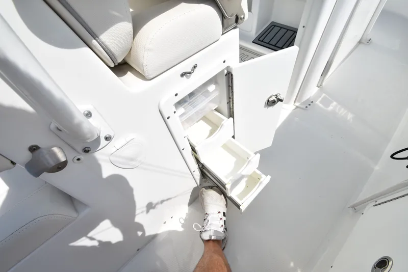 Slide: The Image of Sea Hunt 27 GAMEFISH FS 2023 - 21
