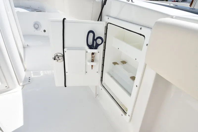 Slide: The Image of Sea Hunt 27 GAMEFISH FS 2023 - 26