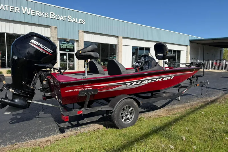The Image of 2024 Tracker Pro Team 175 TXW boat displayed at Water Werks Boat Sales. - 0