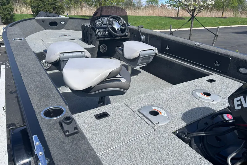 Slide: The Image of 2019 Starweld Fusion Pro 16 SC boat interior with seating and control panel. - 4